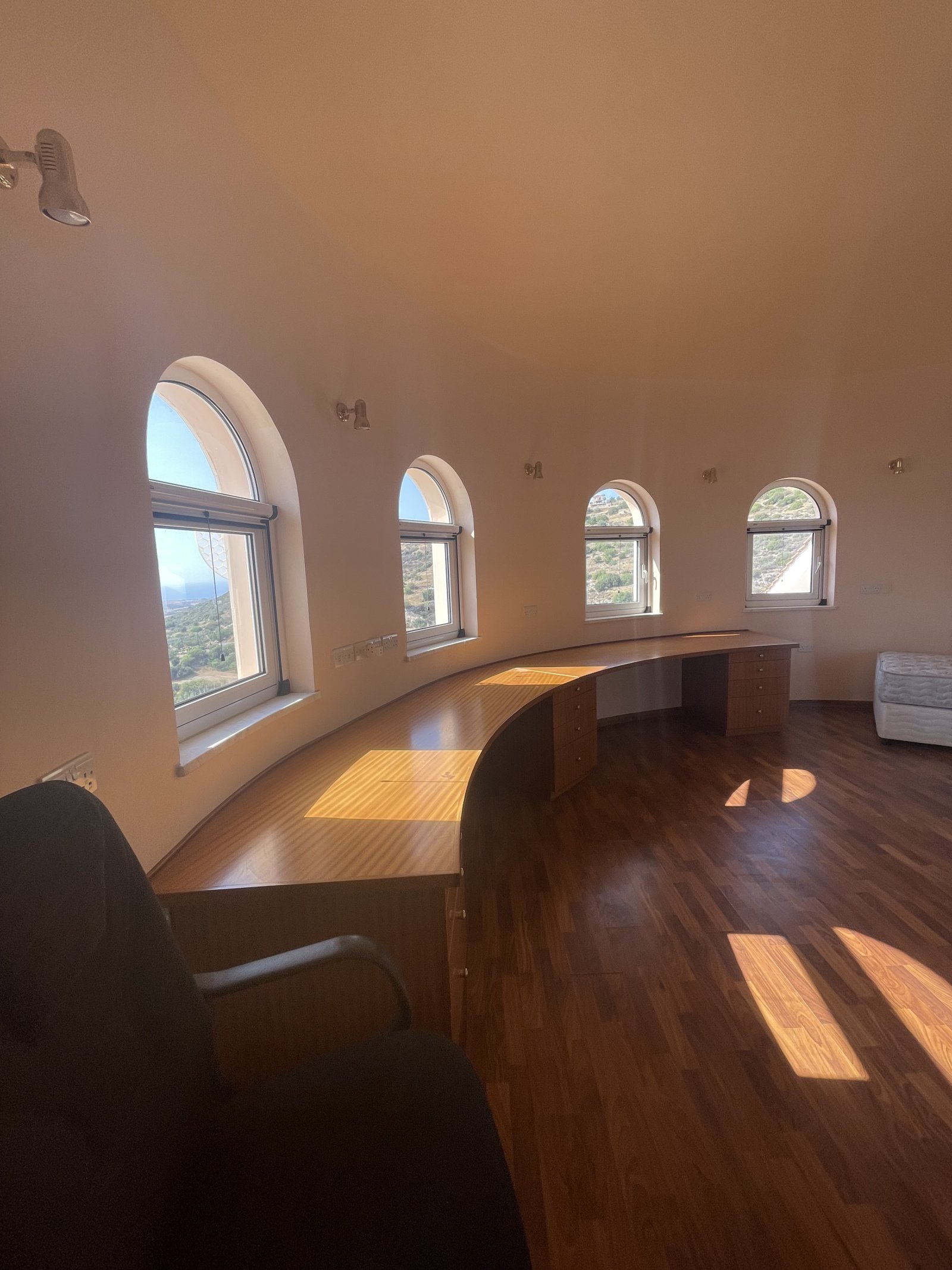 Traumhaftes Anwesen mit Panorama-Blick Peristerona