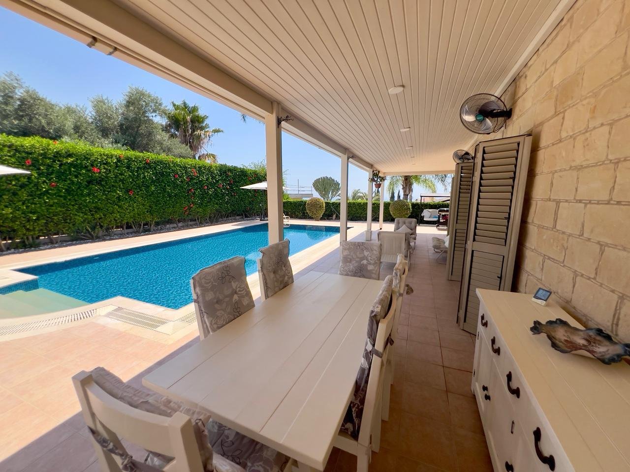 Traumhafte Luxus-Residenz – seltene Chance in bester Lage von Peyia