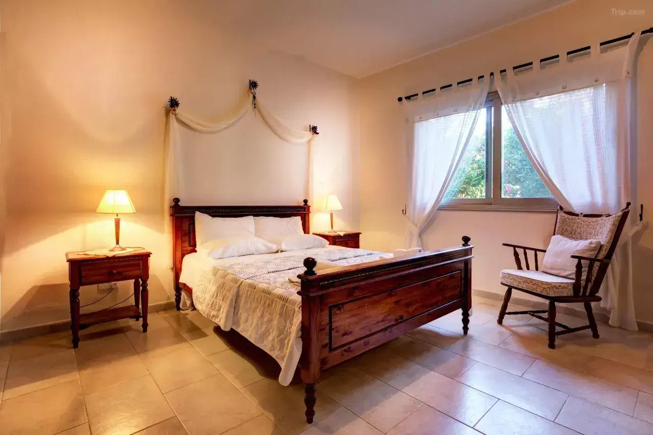 Where Life Feels Like a Holiday – Elegant Sea-View Villa in Argaka