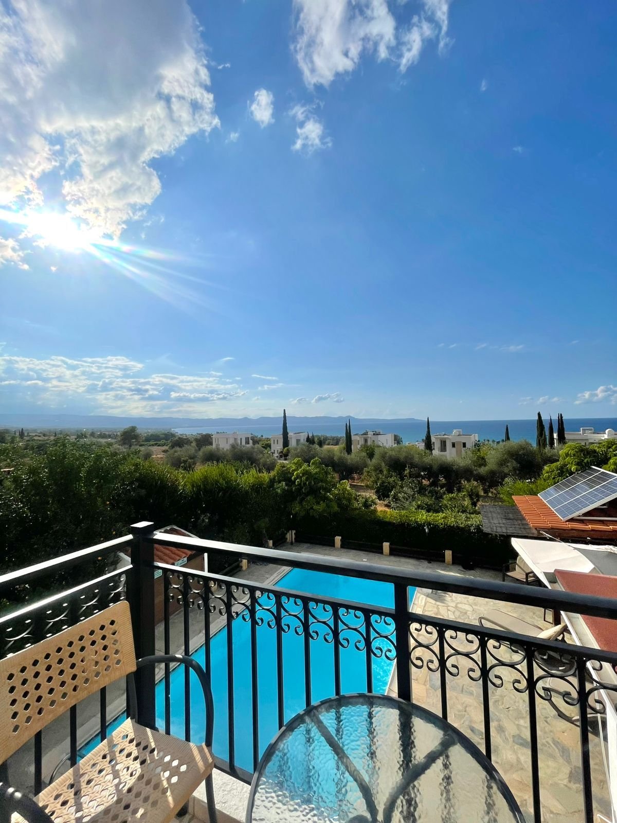 “Panoramic Views & Privacy: Stylish 3-Bedroom Villa Surrounded by Nature with Modern PV System” 