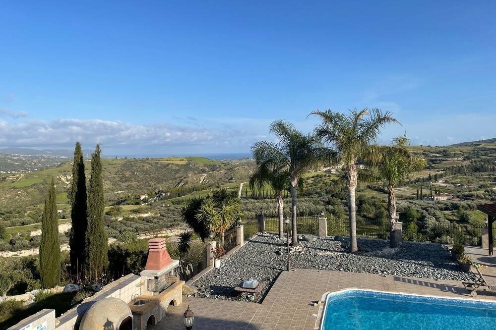 Außergewöhnliche Luxus Villa mit Meer- und Fernblick