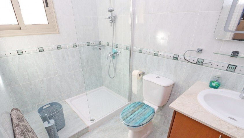 Elegant Bungalow with Breathtaking Views in Tranquil Tala