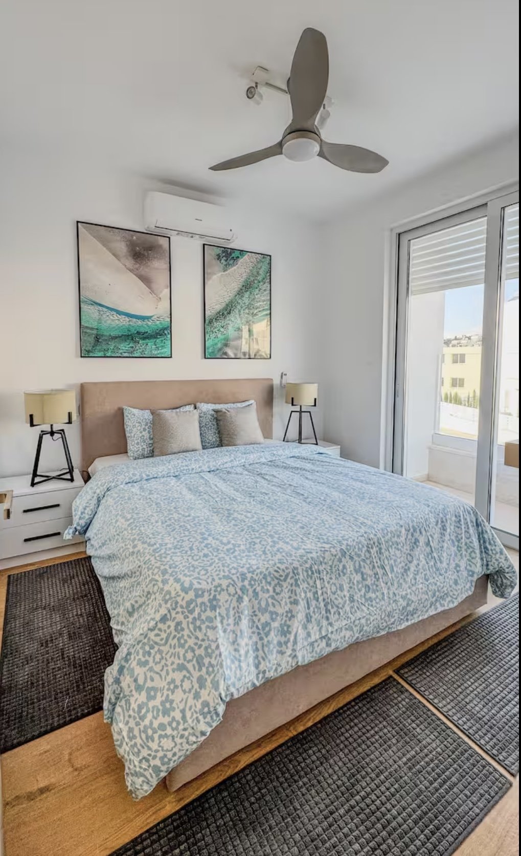 Top moderne 3 bedroom-Villa mit Dachterrasse in Peyia