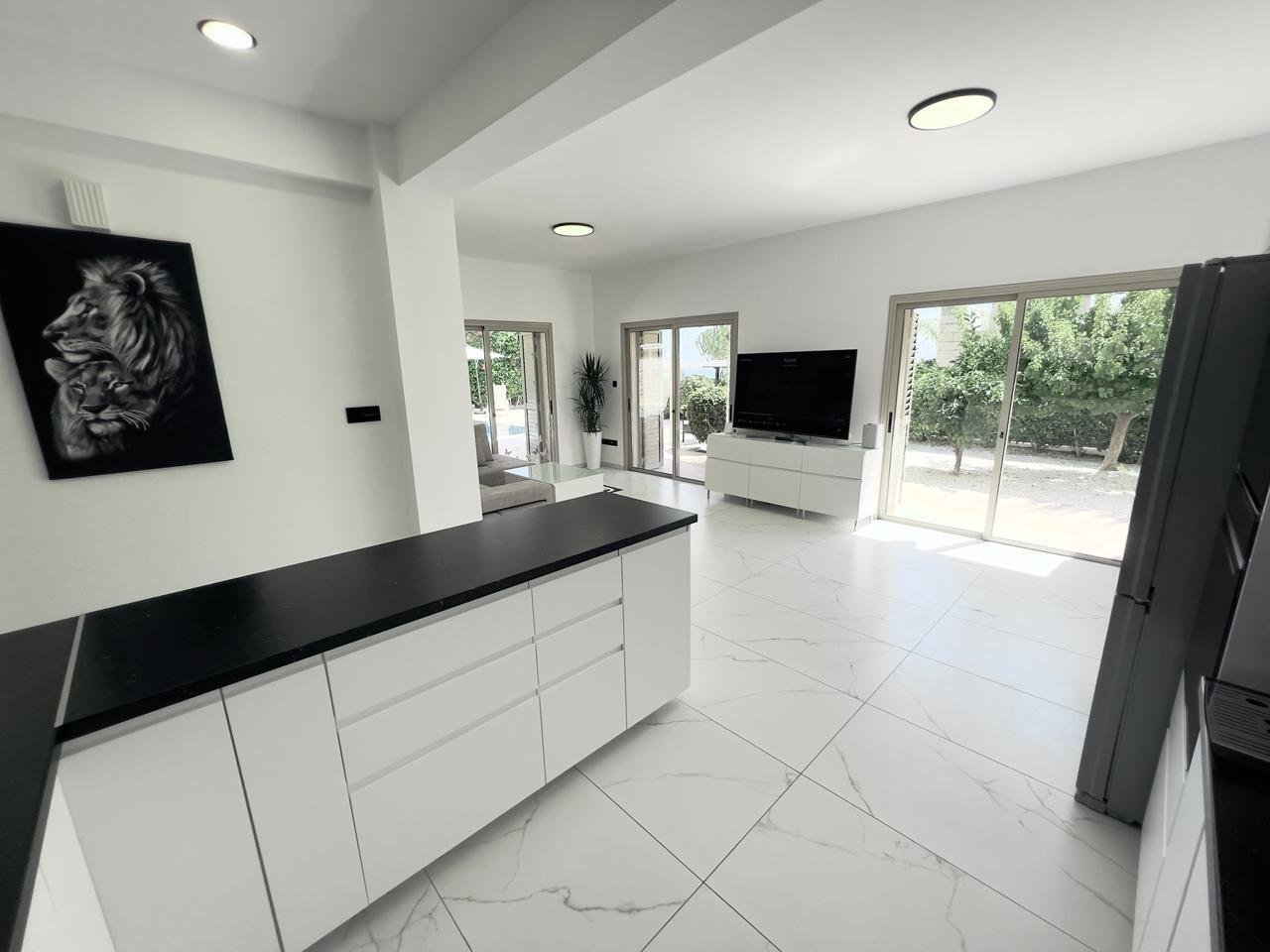 Traumhafte Luxus-Residenz – seltene Chance in bester Lage von Peyia