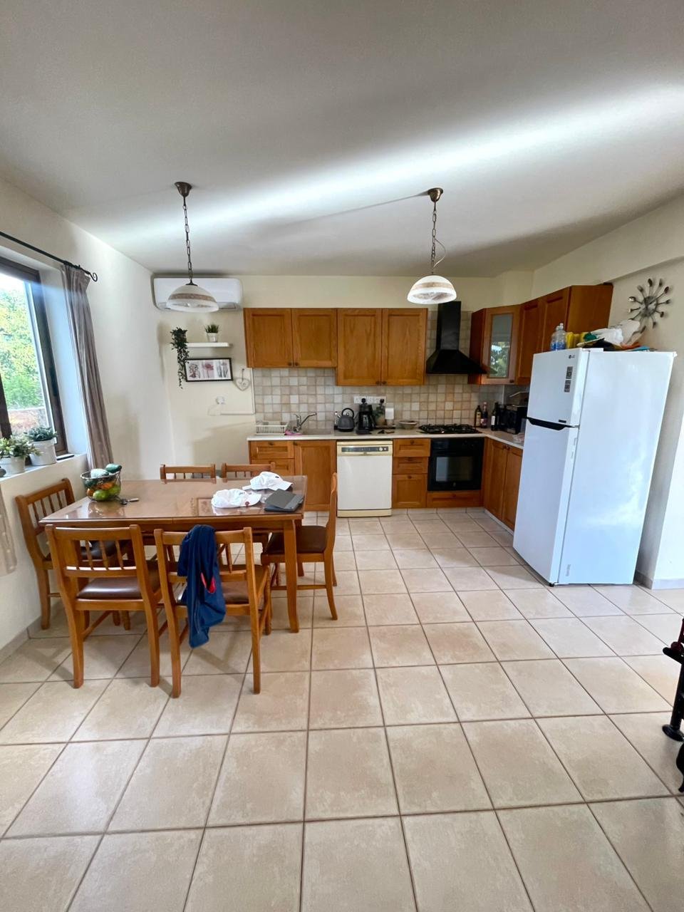 Exclusive 3-Bedroom Residence with PV System and Total Tranquility & Sea View