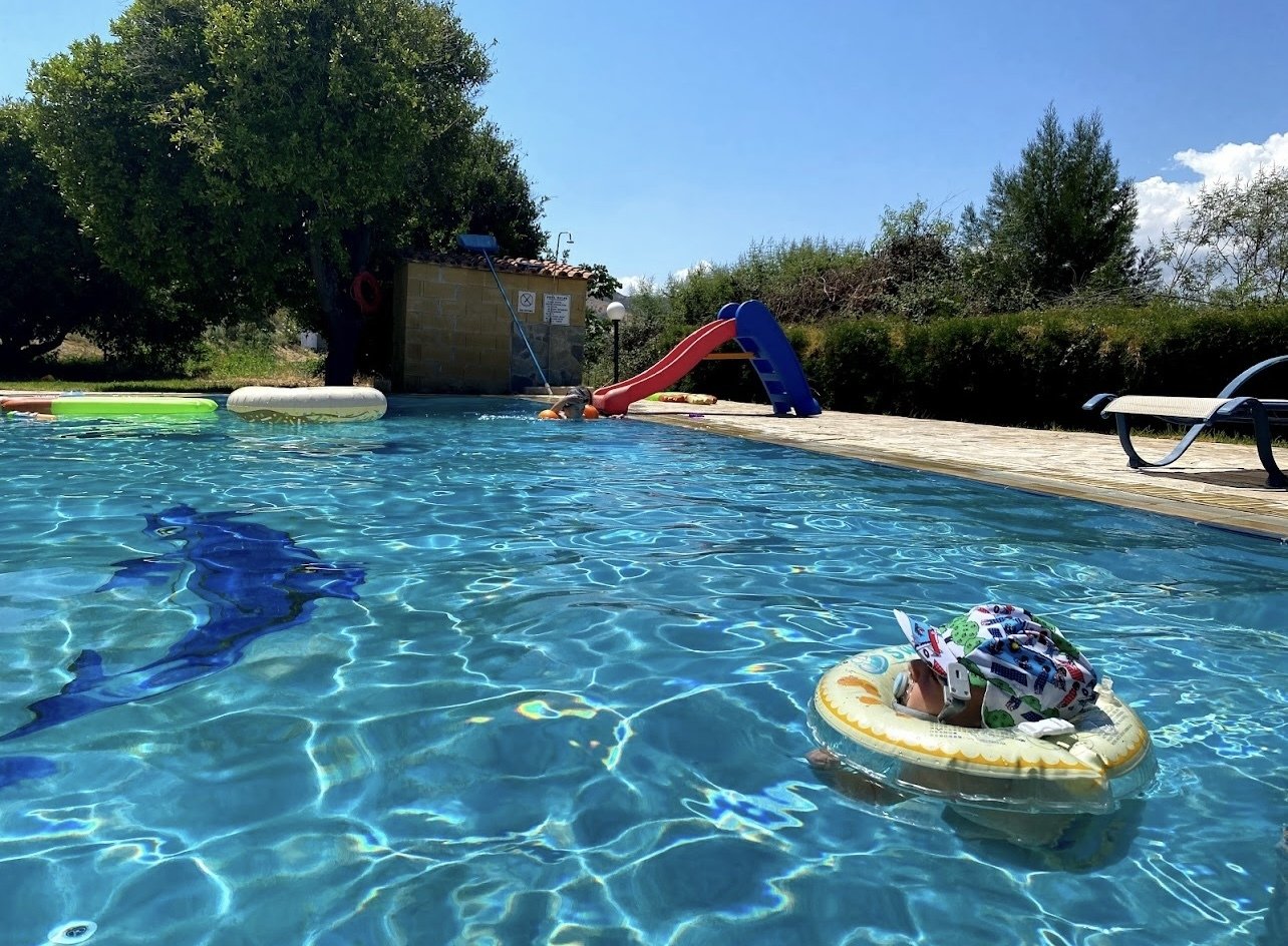 „Ein Ort zum Ankommen – Familienfreundliche Villa mit großem Garten & Pool“