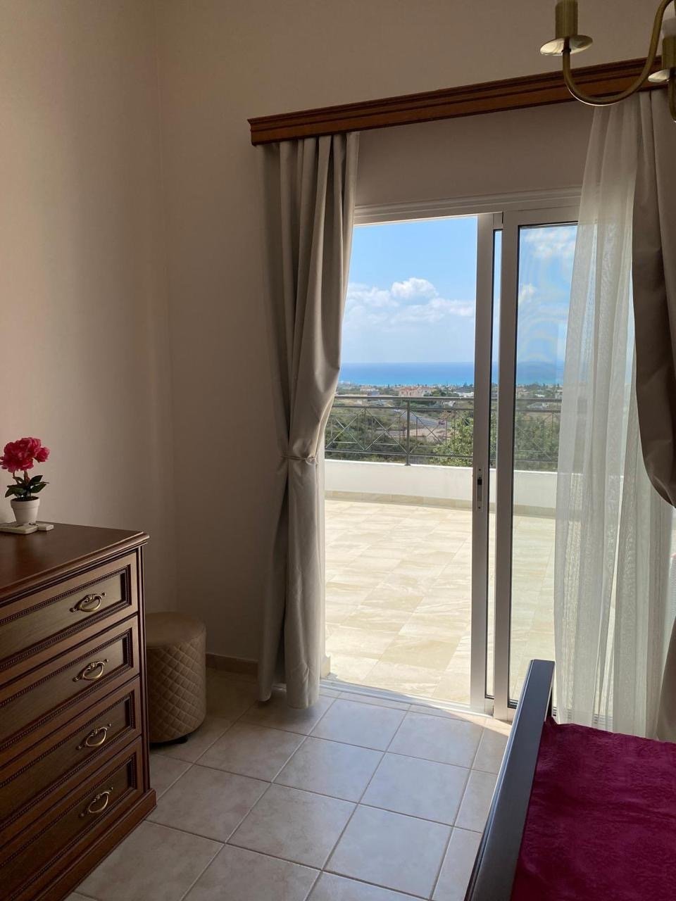 Exklusive Traumvilla mit Einliegerwohnung und Sea view Peyia