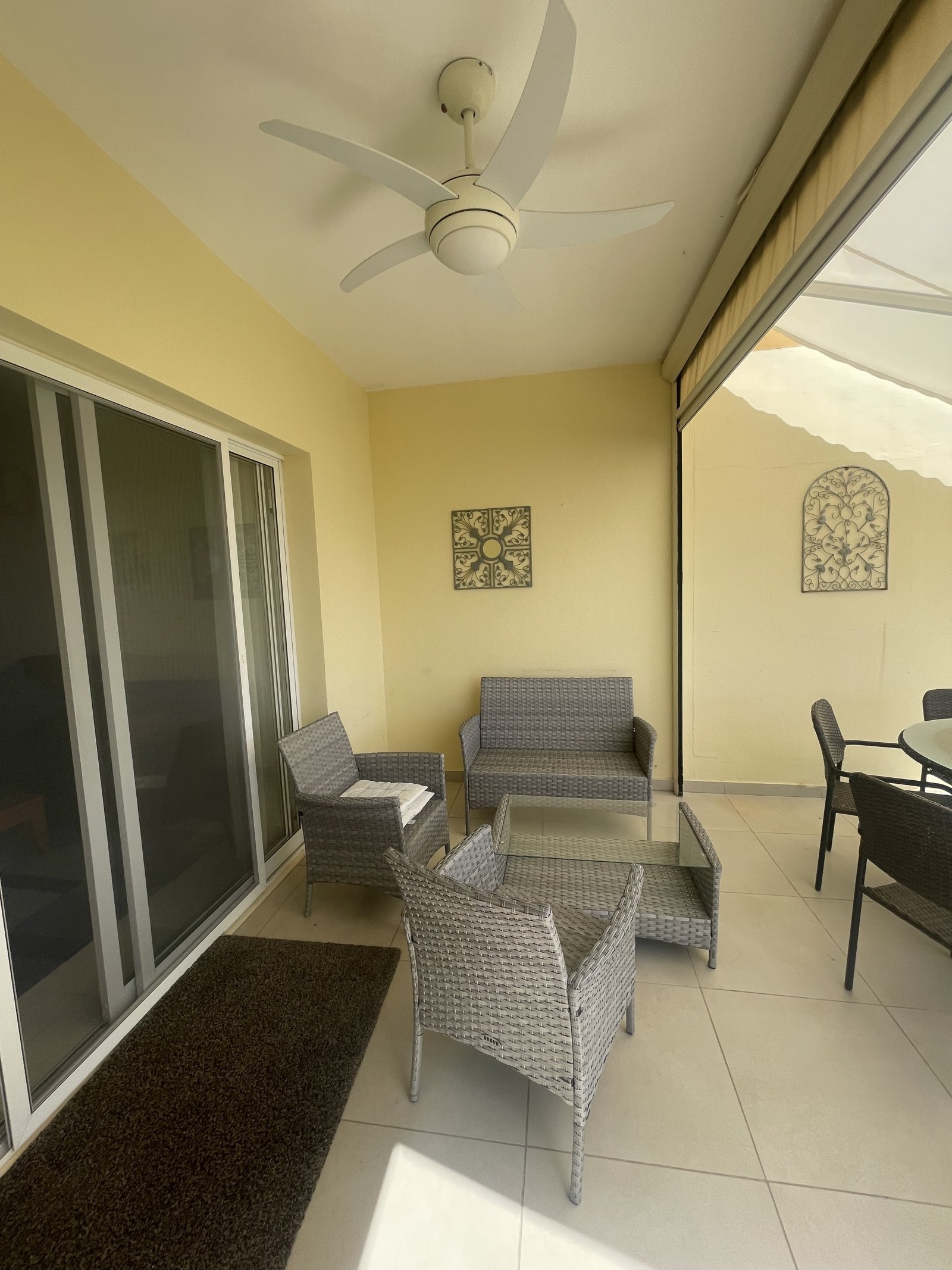 Schickes 2 SZ Haus mit Meerblick und großer Sonnenterrasse 