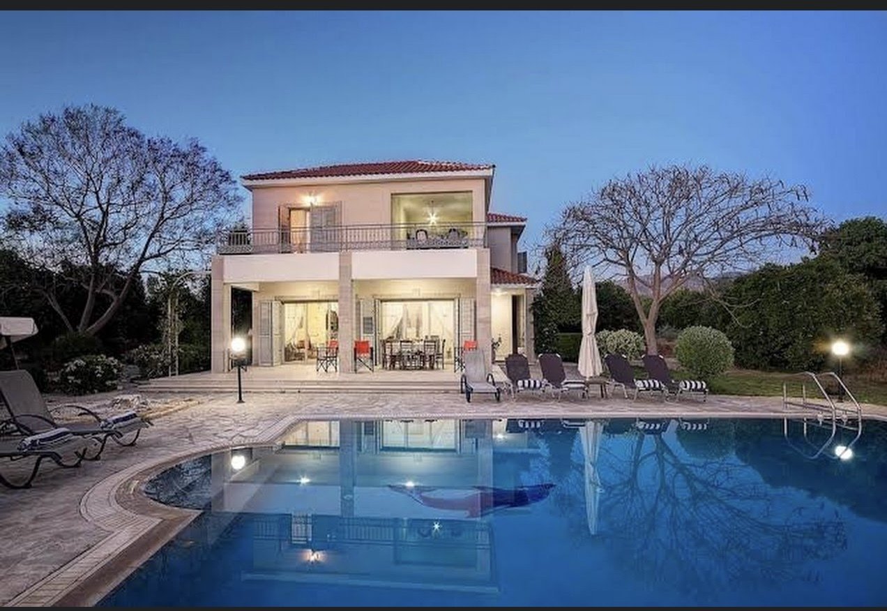 „Ein Ort zum Ankommen – Familienfreundliche Villa mit großem Garten & Pool“