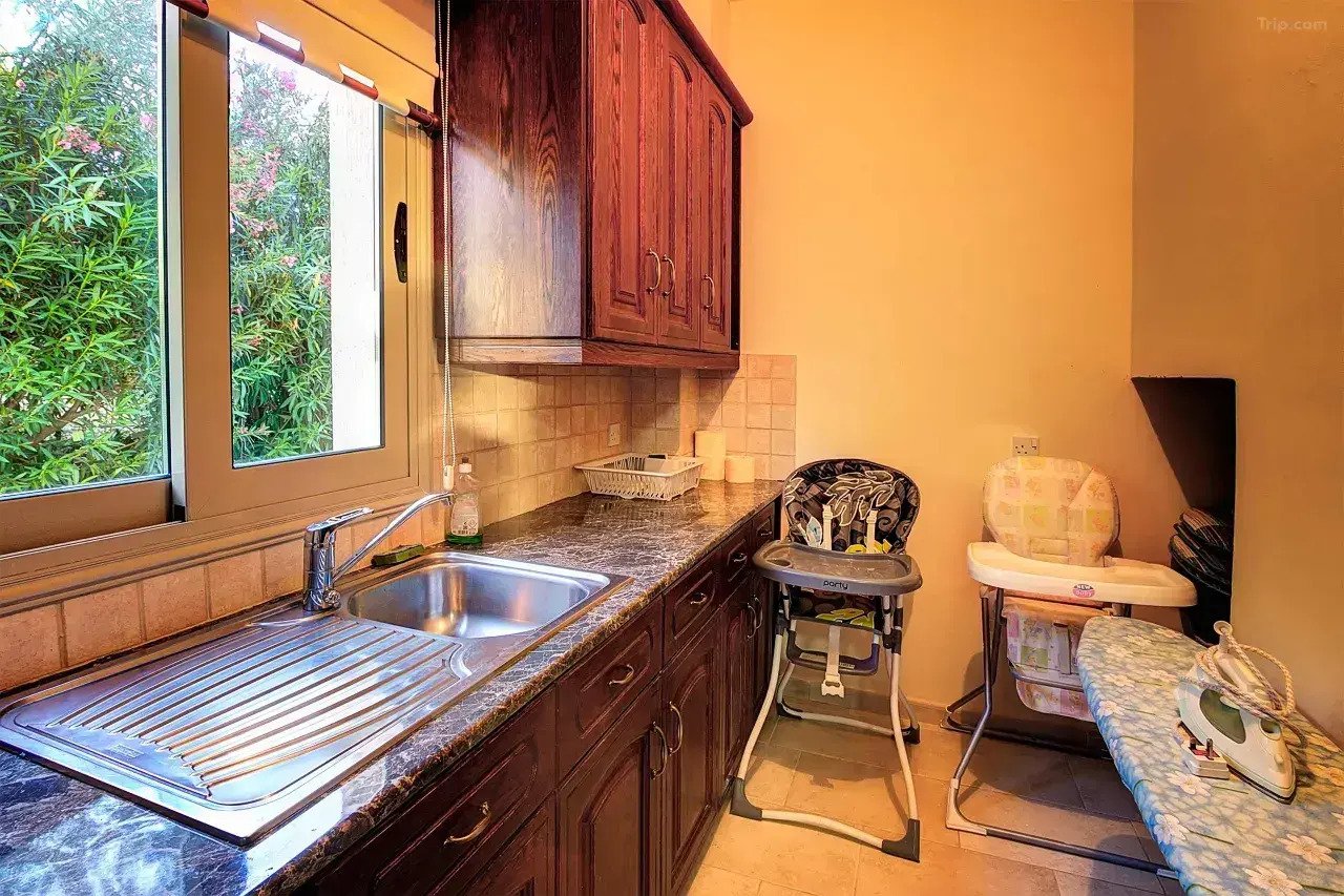 “Where Life Feels Like a Holiday – Elegant Sea-View Villa in Argaka”