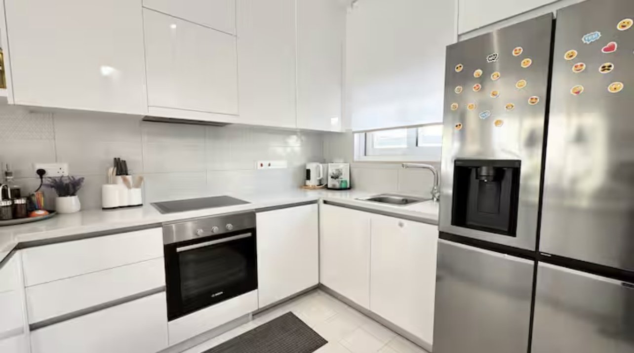 Top moderne 3 bedroom-Villa mit Dachterrasse in Peyia