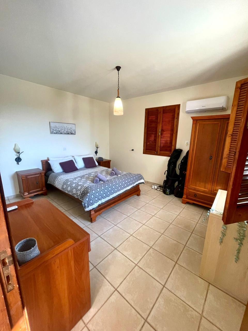 Exclusive 3-Bedroom Residence with PV System and Total Tranquility & Sea View