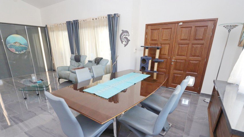 Elegant Bungalow with Breathtaking Views in Tranquil Tala